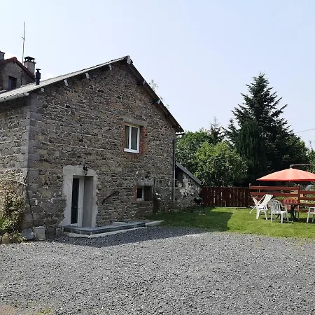 Les Clematites Au Coeur Des Volcans D'auvergne * Saint-Ours (Puy-de-Dome)